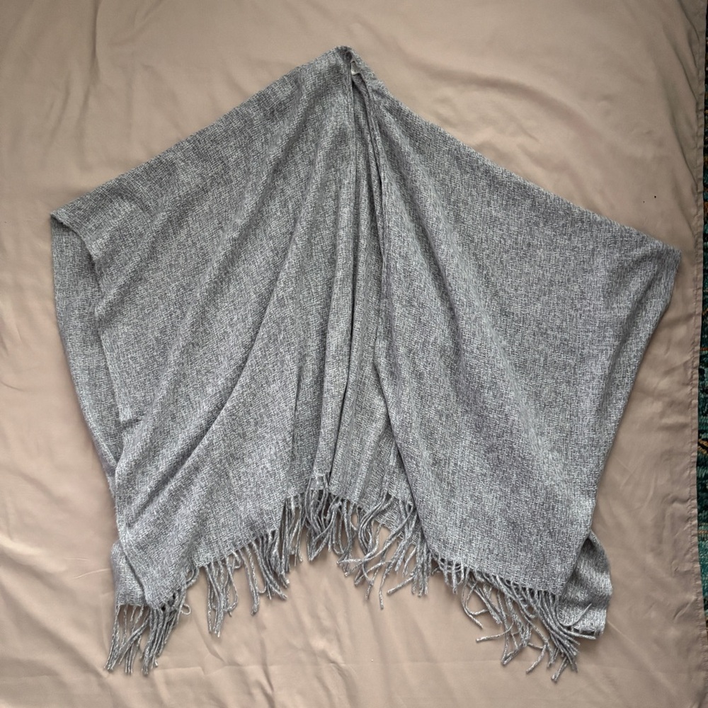 Modena Grayโ Fringe Ruana Wrap One Size